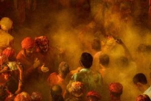 Use of high decibel music during Holi causes noise pollution- bad effects of various festivals on the environment