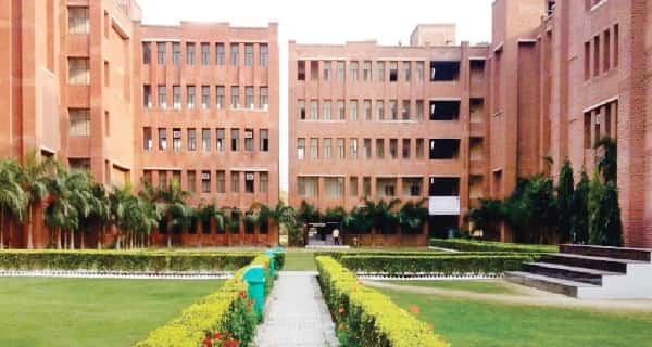 Lloyd Law College, Noida- law colleges in Delhi