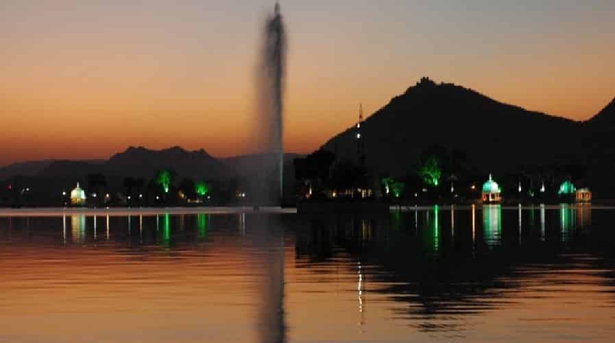 places to visit in Udaipur(fateh sagar)
