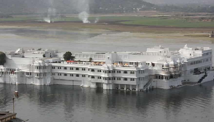 top places to visit in Udaipur(lake palace)
