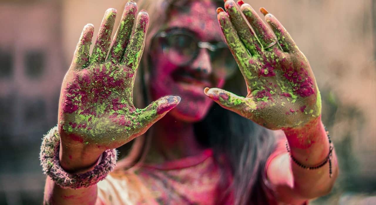 Creative Happy Holi Wishes For Relatives