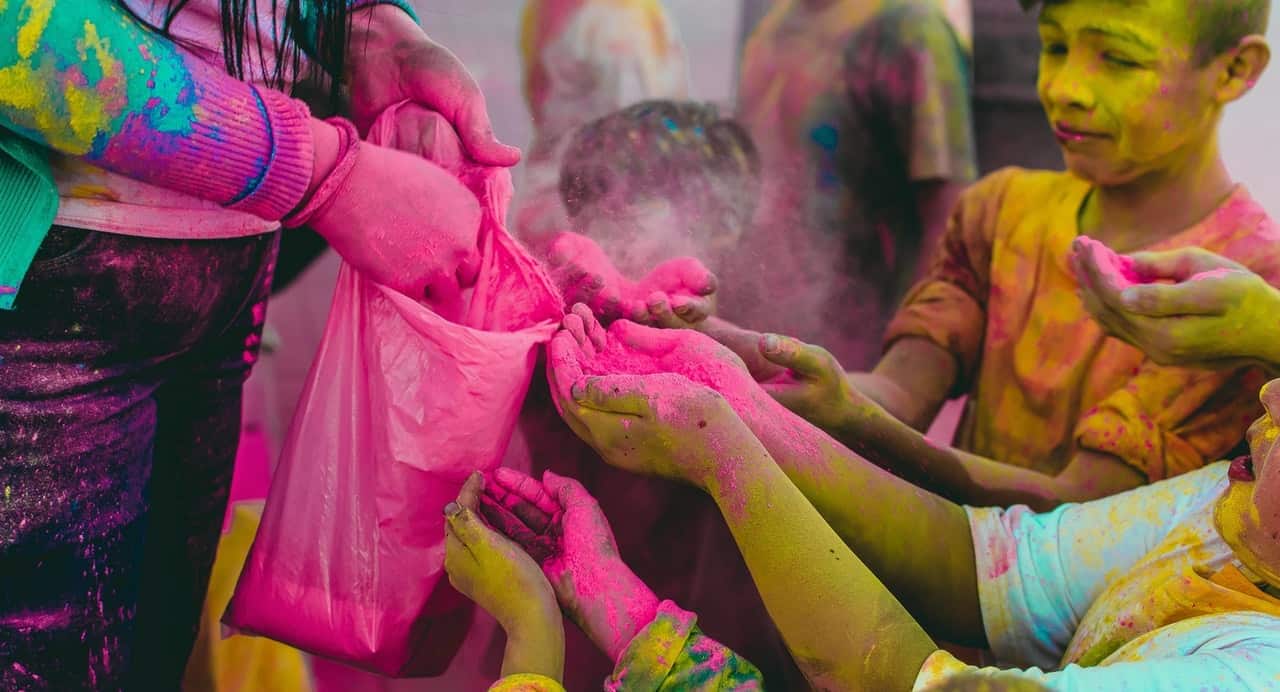 Creative Holi Wishes to share with your loved ones